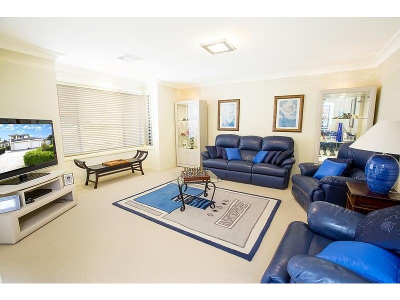 11 Homestead Circuit, Macquarie Links NSW 2565