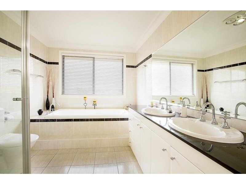 11 Homestead Circuit, Macquarie Links NSW 2565