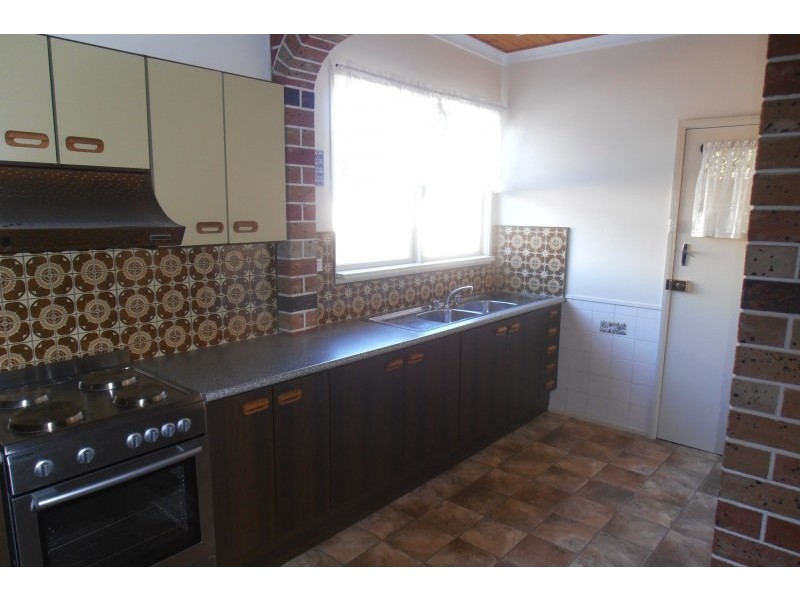 31 Clarence Street, Macquarie Fields NSW 2564