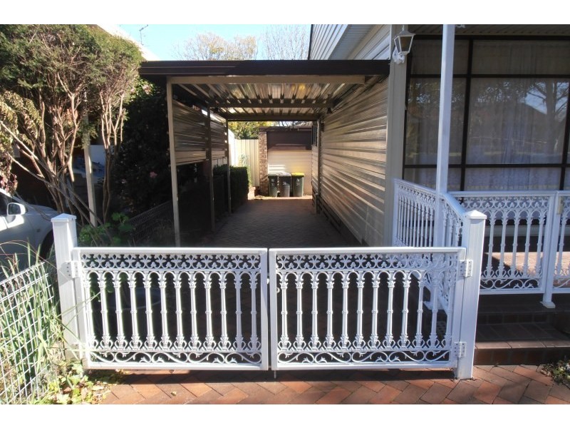 31 Clarence Street, Macquarie Fields NSW 2564