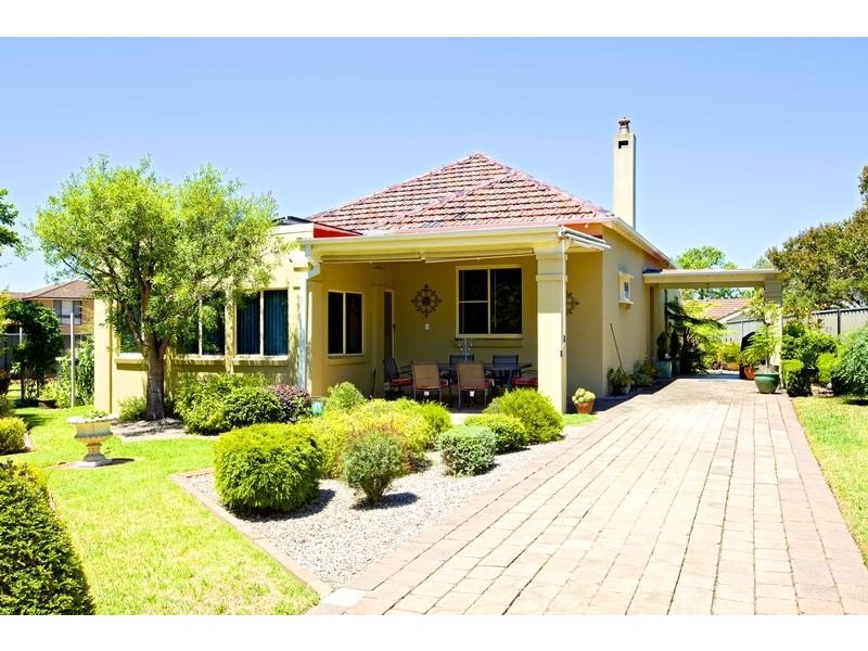 11 Clement Place, Ingleburn NSW 2565