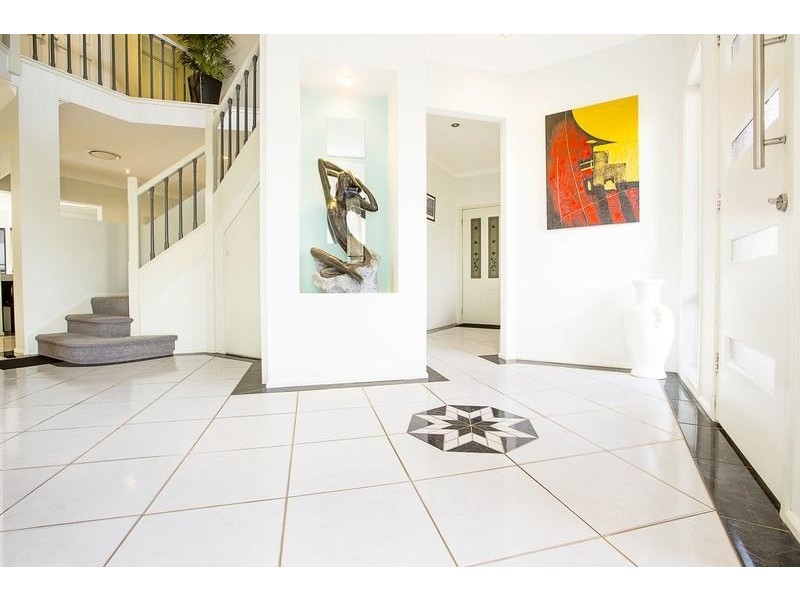 9 Homestead Circuit, Macquarie Links NSW 2565