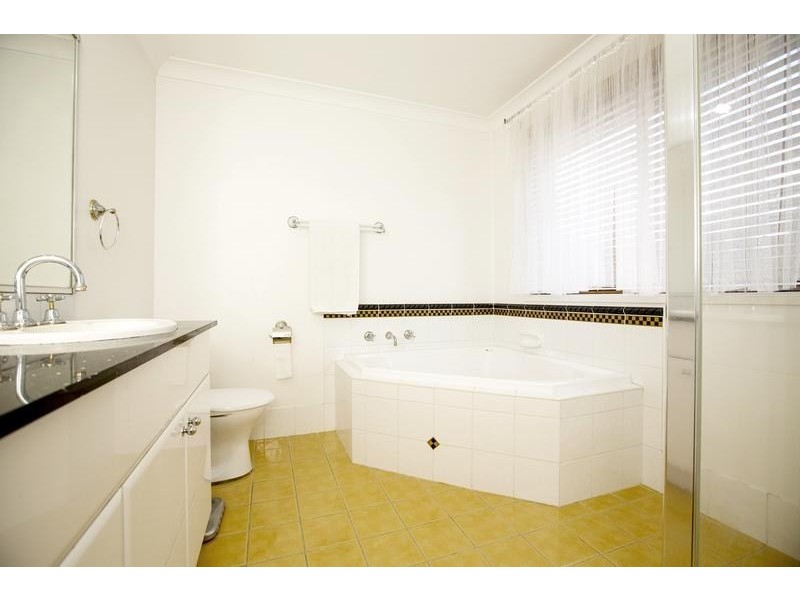 9 Homestead Circuit, Macquarie Links NSW 2565
