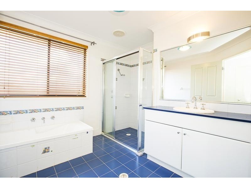 9 Homestead Circuit, Macquarie Links NSW 2565