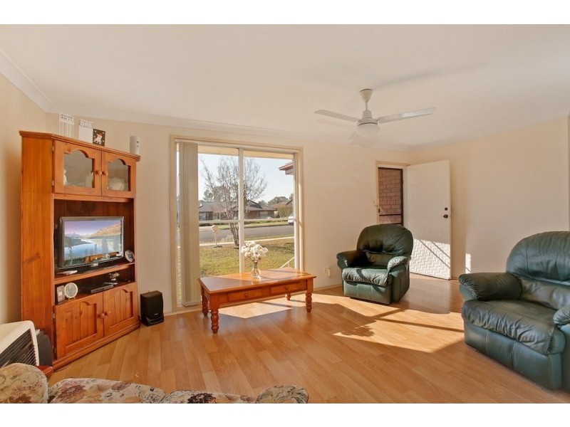 27 Benham Road, Minto NSW 2566