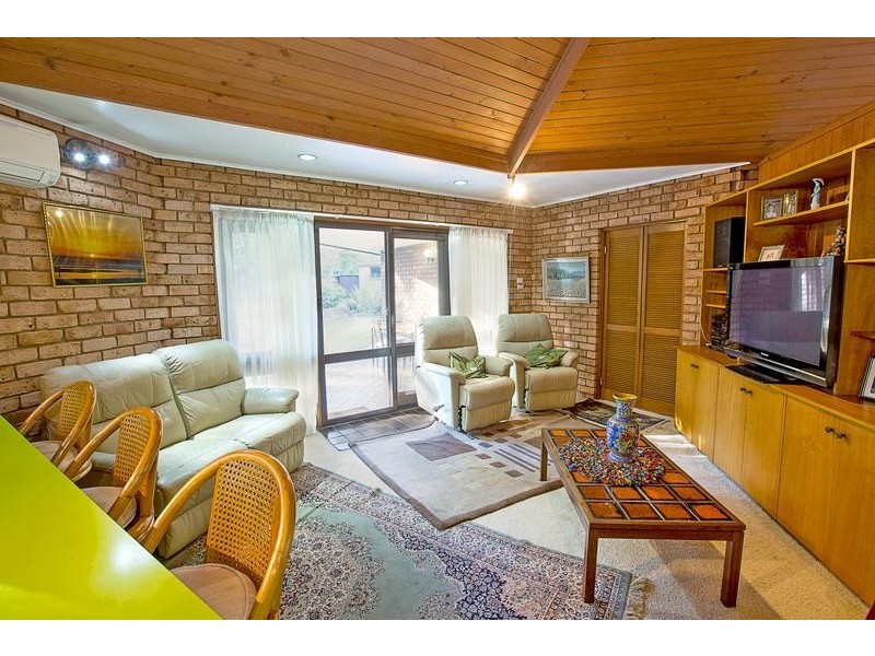 5 Karen Place, Ingleburn NSW 2565