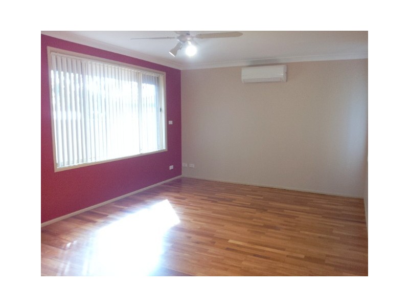 31 Orchid Place, Macquarie Fields NSW 2564