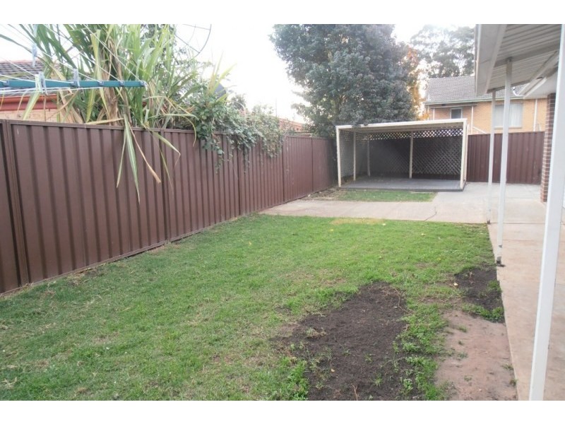 5 Morris Place, Ingleburn NSW 2565