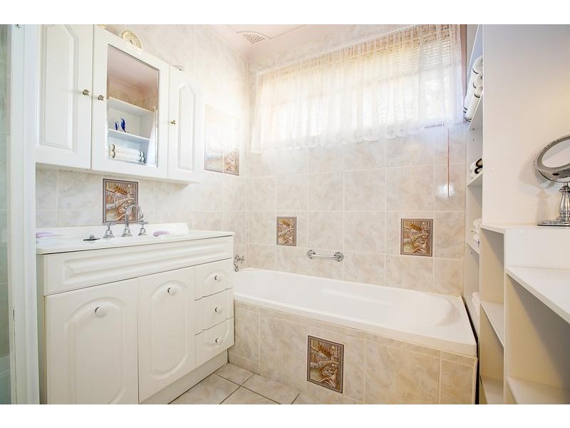 8 Plover Place, Ingleburn NSW 2565
