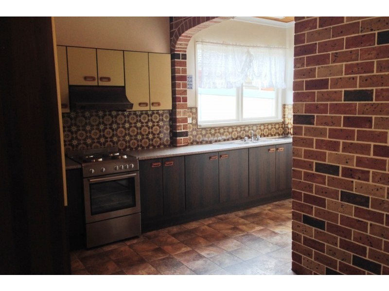 31 Clarence Street, Macquarie Fields NSW 2564