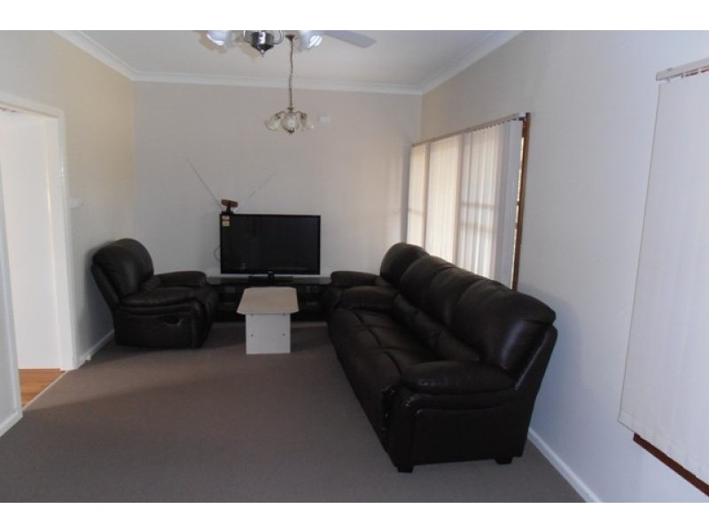123 Parliament Road, Macquarie Fields NSW 2564