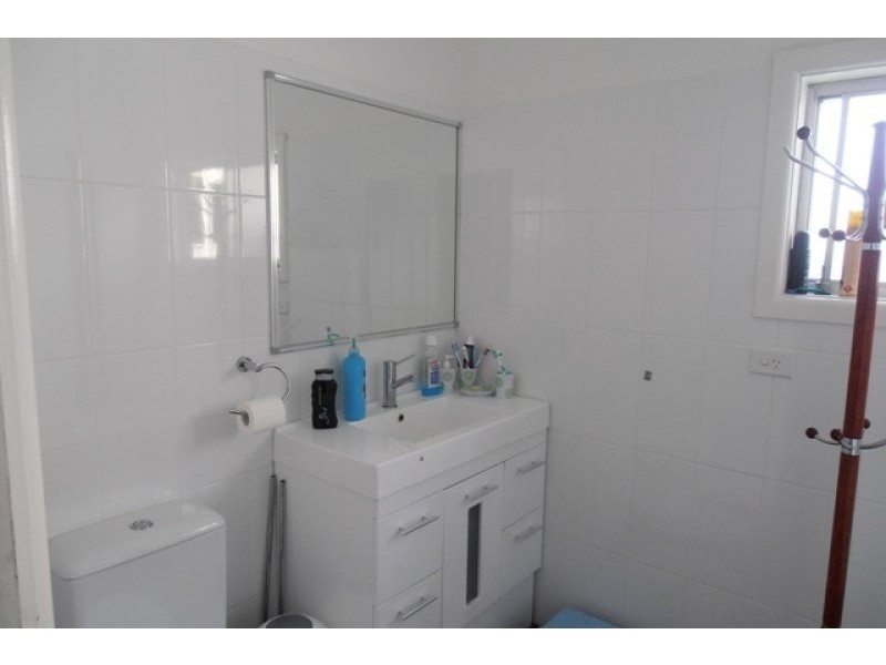 123 Parliament Road, Macquarie Fields NSW 2564