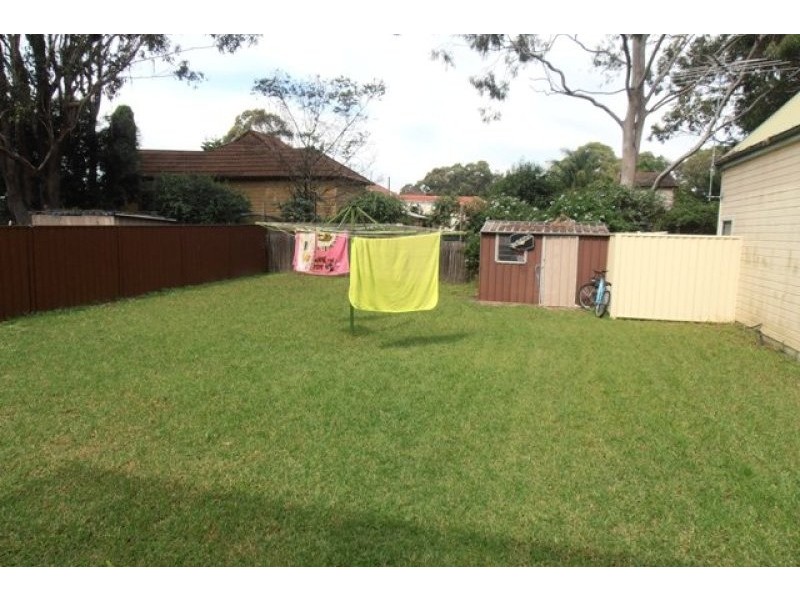 123 Parliament Road, Macquarie Fields NSW 2564