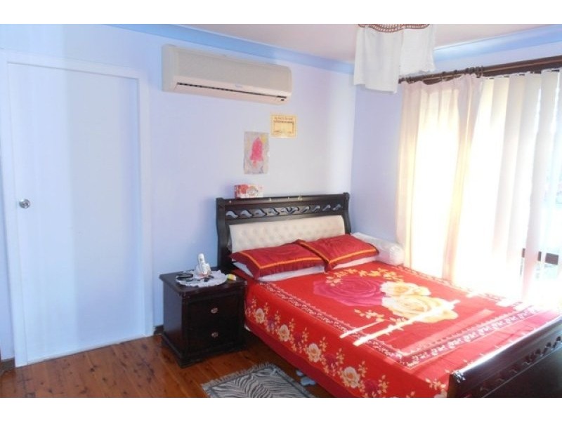 20 Longhurst Road, Minto NSW 2566