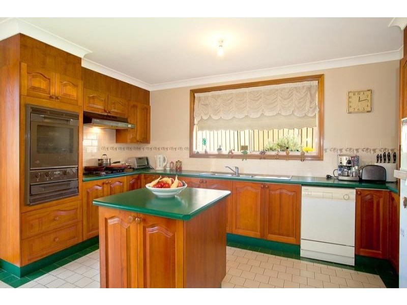 6 Oldsmobile Place, Ingleburn NSW 2565