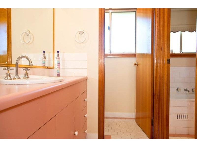 6 Oldsmobile Place, Ingleburn NSW 2565