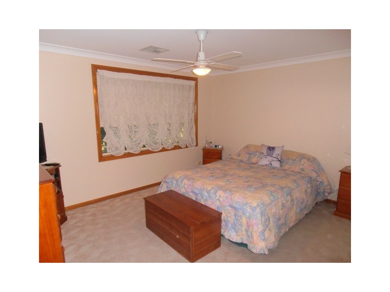 6 Oldsmobile Place, Ingleburn NSW 2565