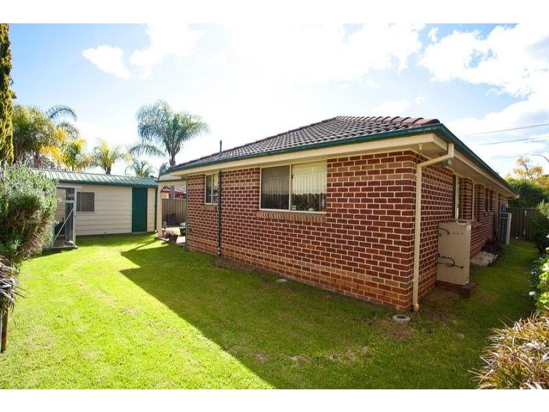 6 Oldsmobile Place, Ingleburn NSW 2565