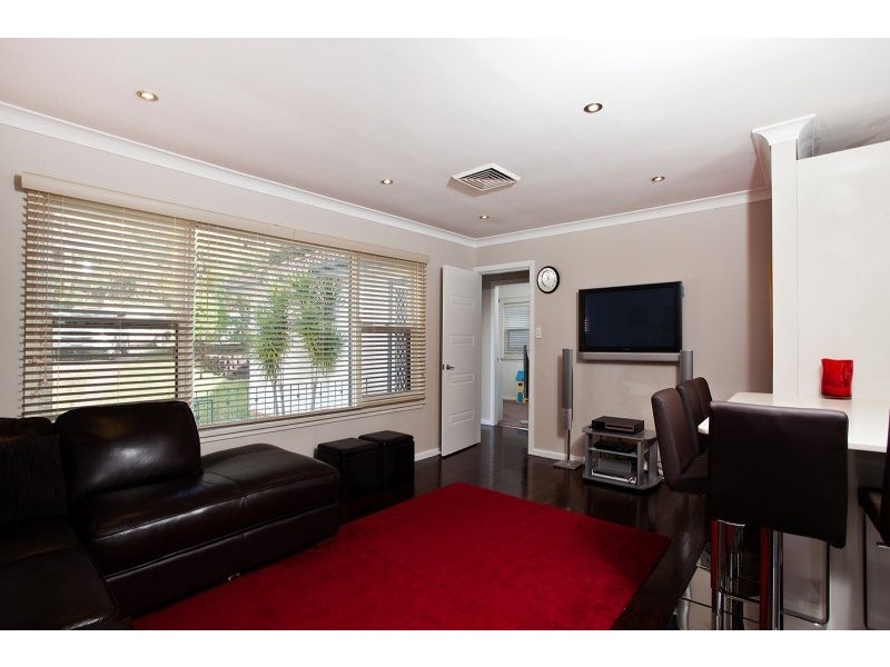 18 Forbes Crescent, Engadine NSW 2233