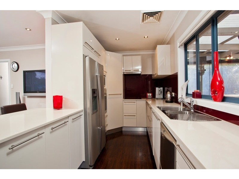 18 Forbes Crescent, Engadine NSW 2233
