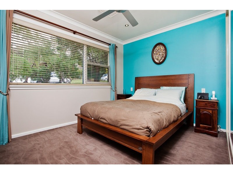18 Forbes Crescent, Engadine NSW 2233
