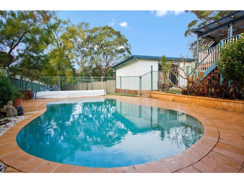 18 Forbes Crescent, Engadine NSW 2233