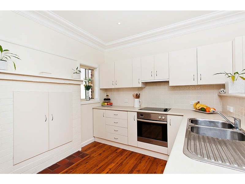 10 Tecoma Street, Heathcote NSW 2233