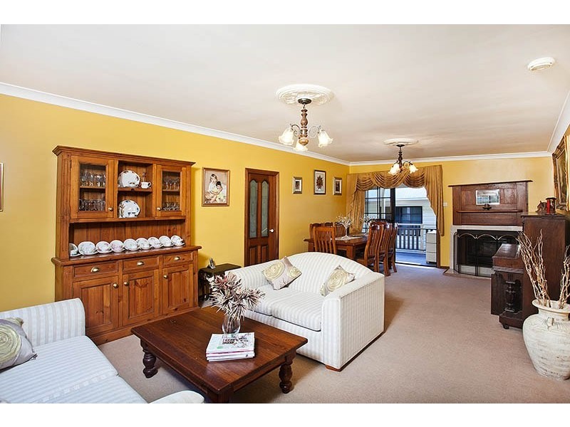 95 Walker Street, Helensburgh NSW 2508