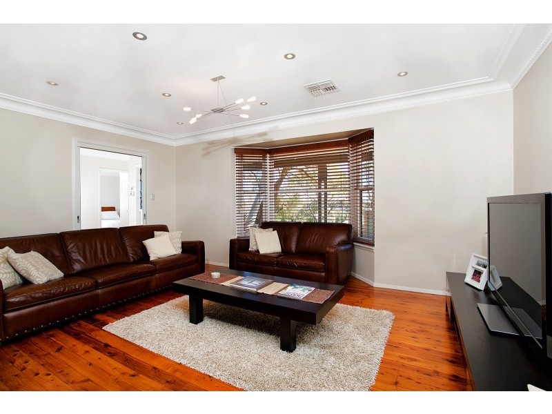 28 Laurina Avenue, Yarrawarrah NSW 2233