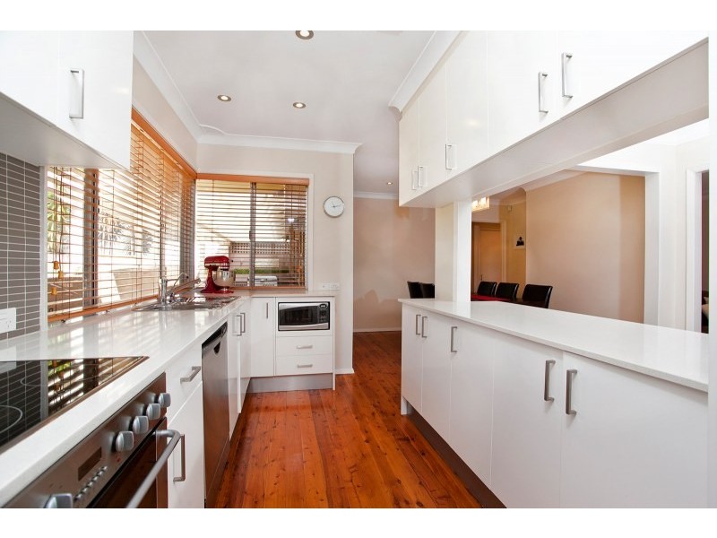 28 Laurina Avenue, Yarrawarrah NSW 2233