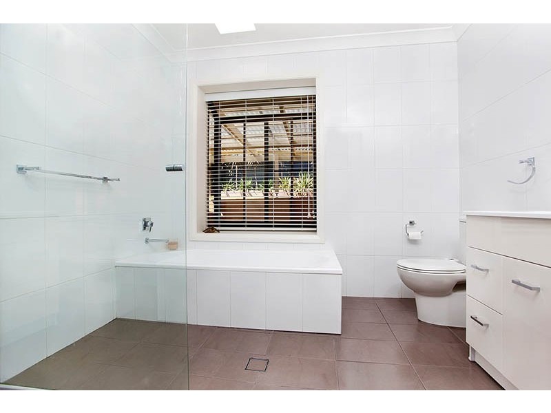 28 Laurina Avenue, Yarrawarrah NSW 2233