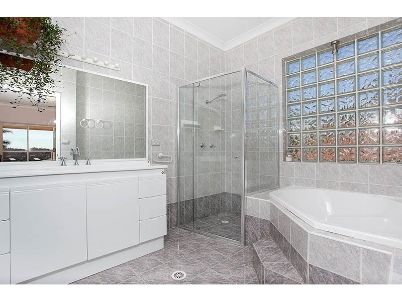 11 Abbott Road, Heathcote NSW 2233