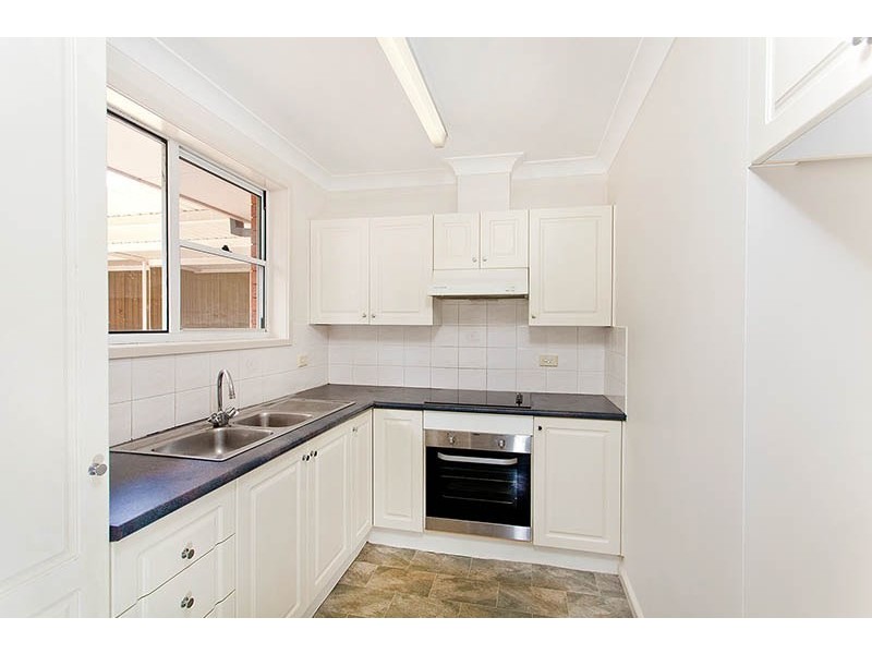 2/30 Grevillea Grove, Heathcote NSW 2233