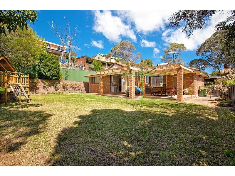 8 Lindsay Gordon Place, Heathcote NSW 2233