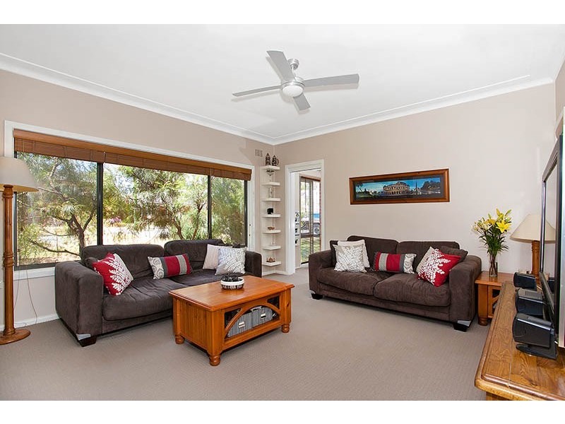 16 Edgecliff Place, Engadine NSW 2233