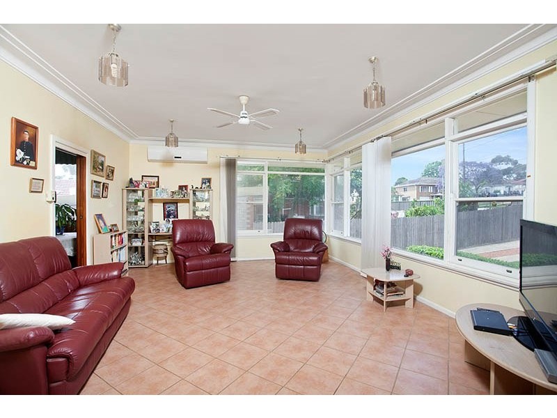 1 Dubarda Street, Engadine NSW 2233