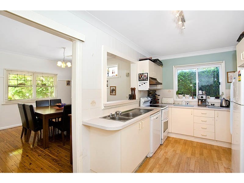 2 Blacket Street, Heathcote NSW 2233