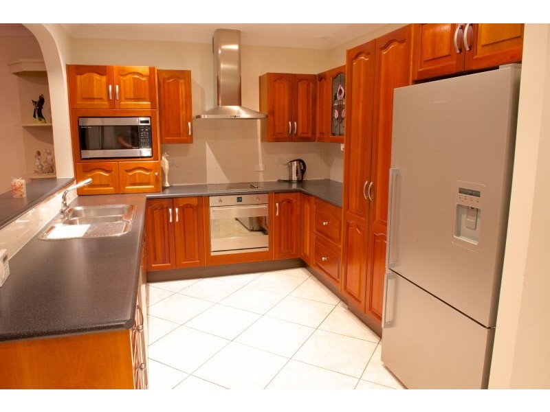 9 Parklands Avenue, Heathcote NSW 2233