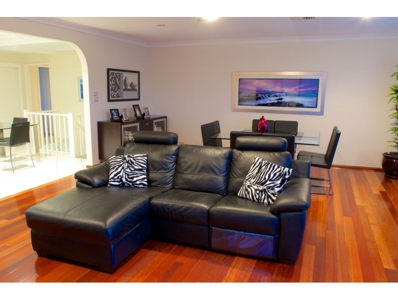 9 Parklands Avenue, Heathcote NSW 2233