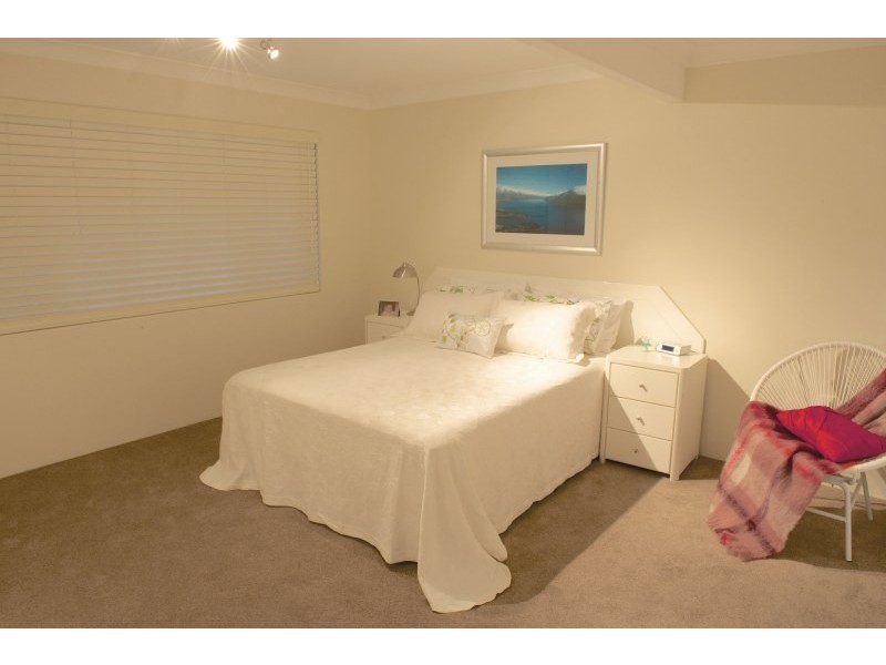 9 Parklands Avenue, Heathcote NSW 2233