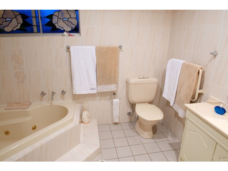 9 Parklands Avenue, Heathcote NSW 2233