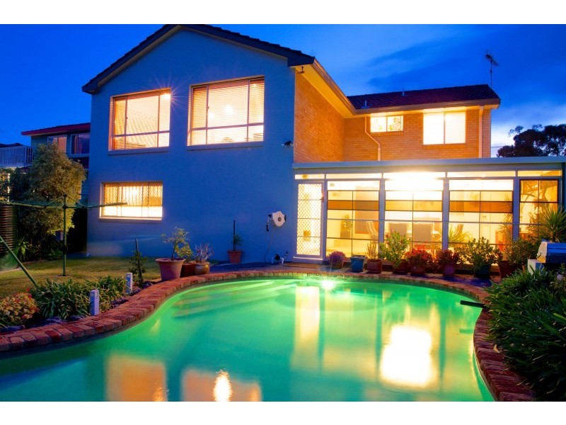 9 Parklands Avenue, Heathcote NSW 2233