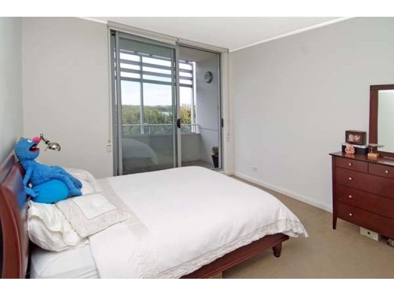 203/2 Shoreline Drive, Rhodes NSW 2138