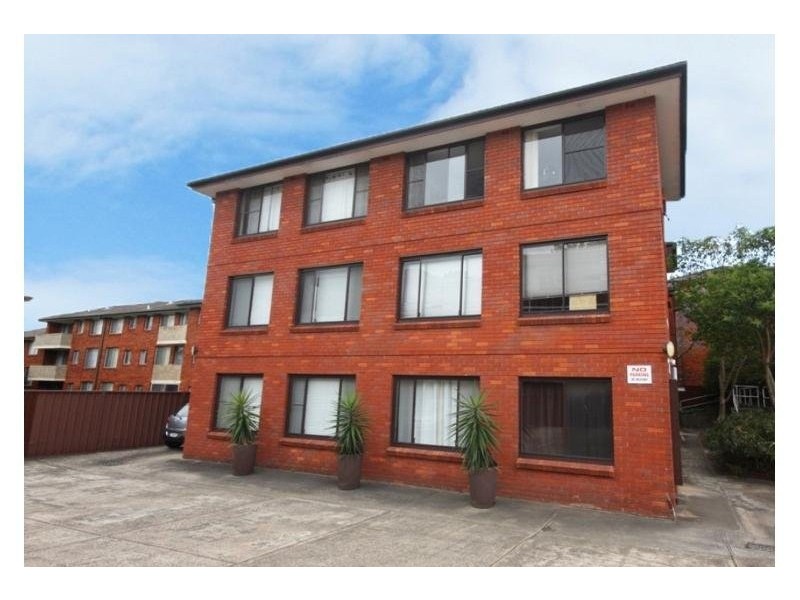 8/6A Bank Street, Meadowbank NSW 2114