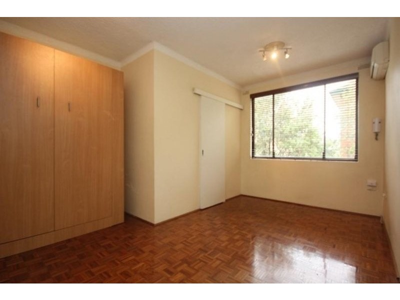 8/6A Bank Street, Meadowbank NSW 2114