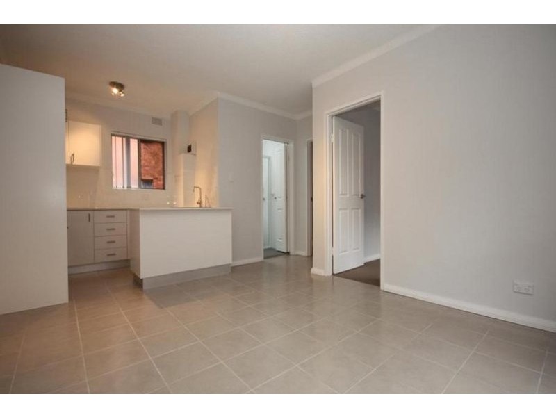 4/18-19 Bank Street, Meadowbank NSW 2114