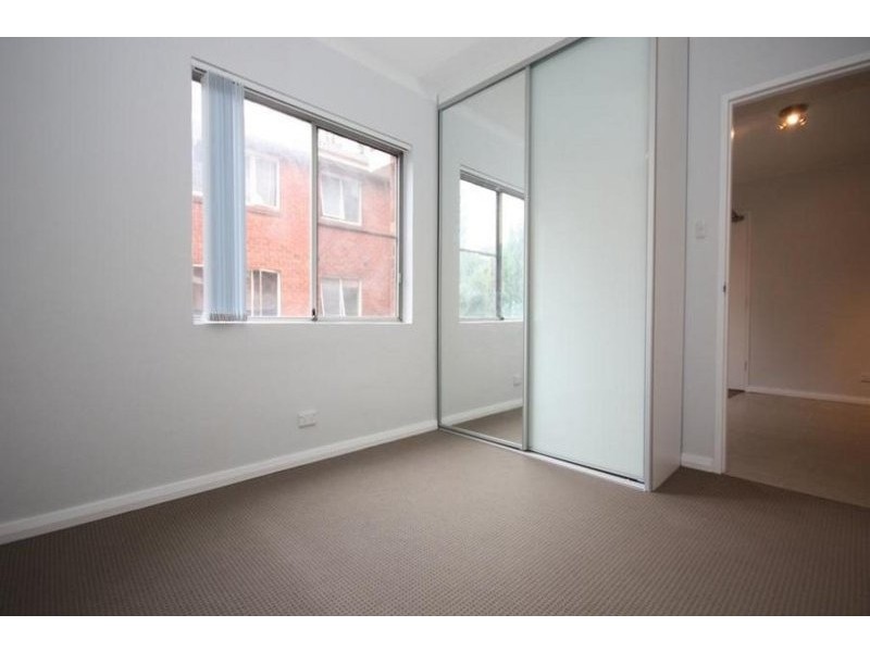 4/18-19 Bank Street, Meadowbank NSW 2114