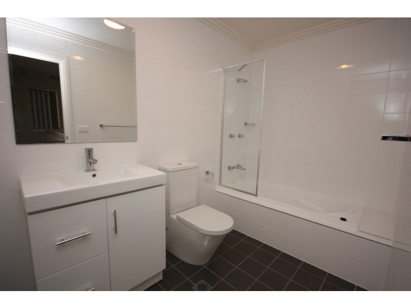 32/100 Kenyons Road, Merrylands NSW 2160