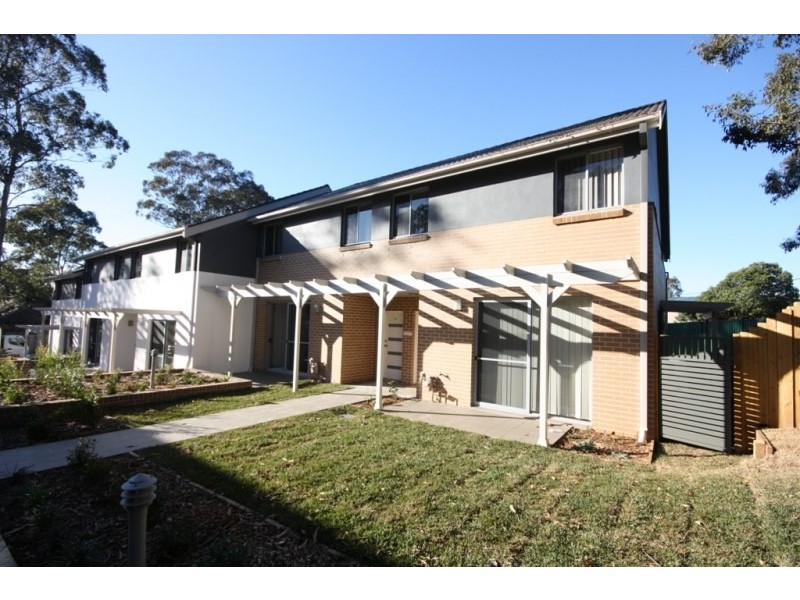 32/100 Kenyons Road, Merrylands NSW 2160