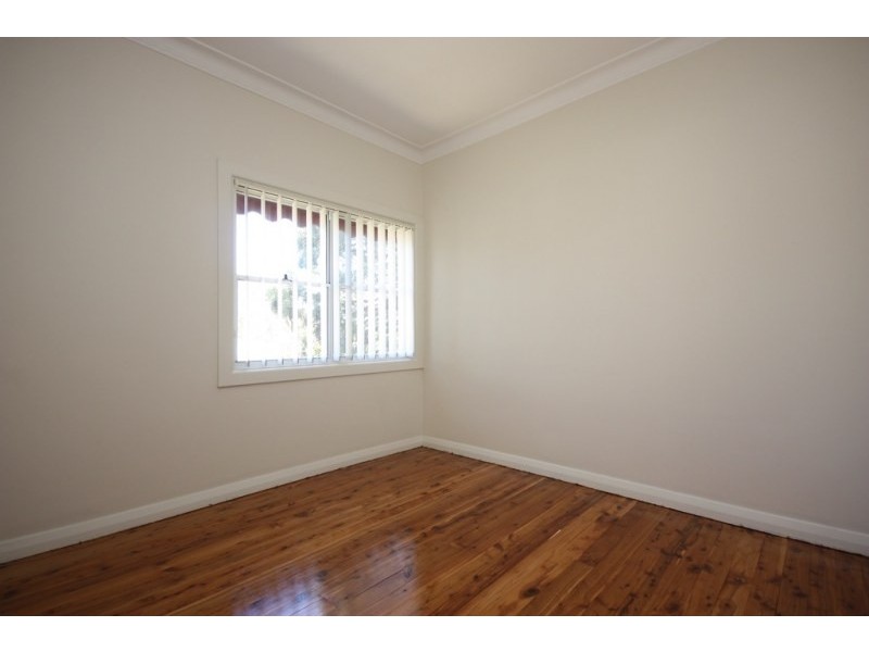 21 Moorfields Road, Kingsgrove NSW 2208